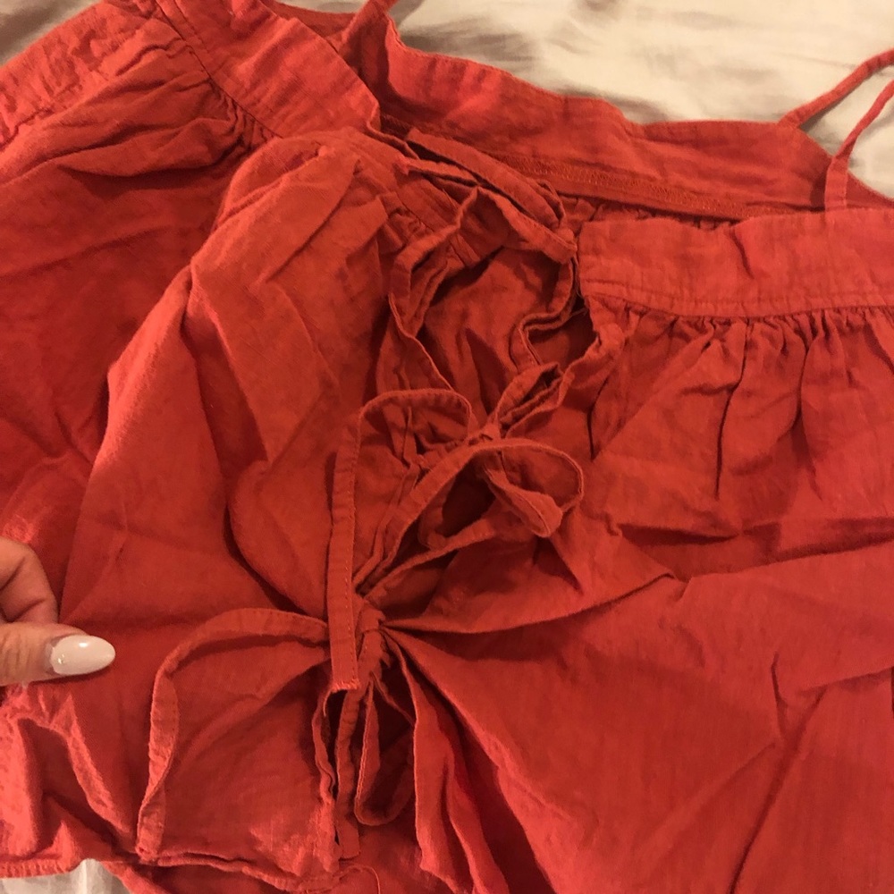 Red top - Picture 4 of 6